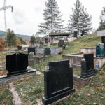 Гробље на потесу Божурица у Мокрој Гори (фото Бојан Радојичић)