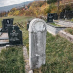 Споменик Светозару и Миливоју Глибетићима на гробљу у Мокрој Гори (фото Бојан Радојичић)