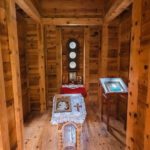 У унутрашњости Руске спомен капеле на Јатарицама у Мокрој Гори (фото Бојан Радојичић)