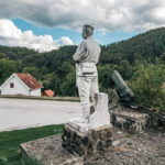 Споменик у Мокрој Гори (фото Бојан Радојичић)