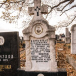 Споменик Антонију Мандопарићу на гробљу у Равањском пољу, Равни (фото Бојан Радојичић)